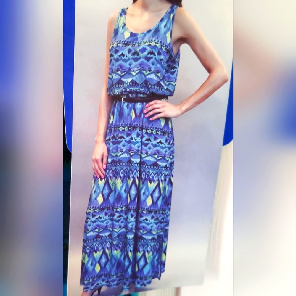 NWT!! FEVER, Blue Sleeveless Geometric Maxi Dress. Size L